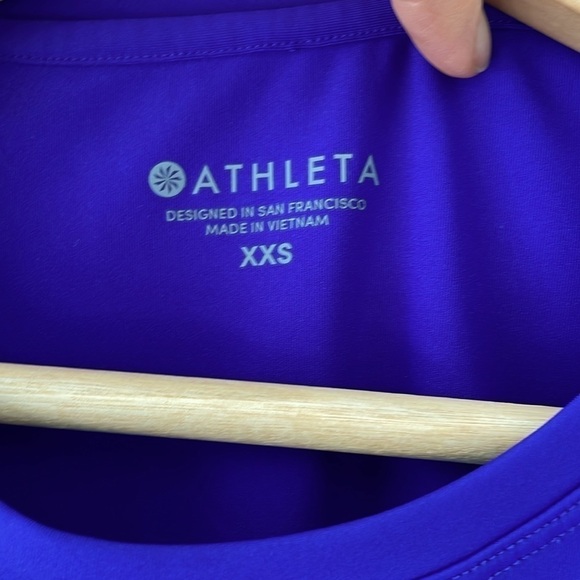 NWOT Athleta CADENCE TEE Paradise Blue workout shirt size XXS RATED UPF 50+ - Picture 6 of 8